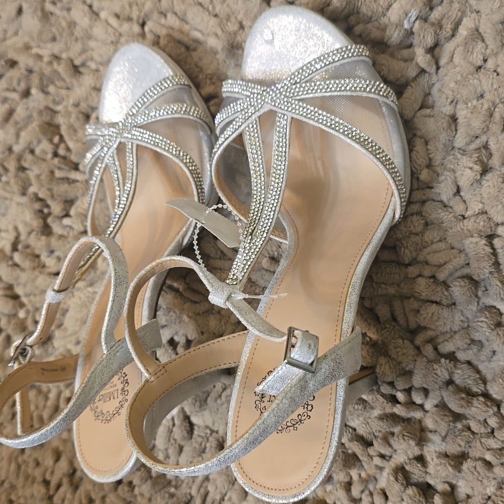 New I. Miller Women's Size Rhinestone Silver T-Strap Heel Shoe Adjustable Strap - Picture 4 of 10